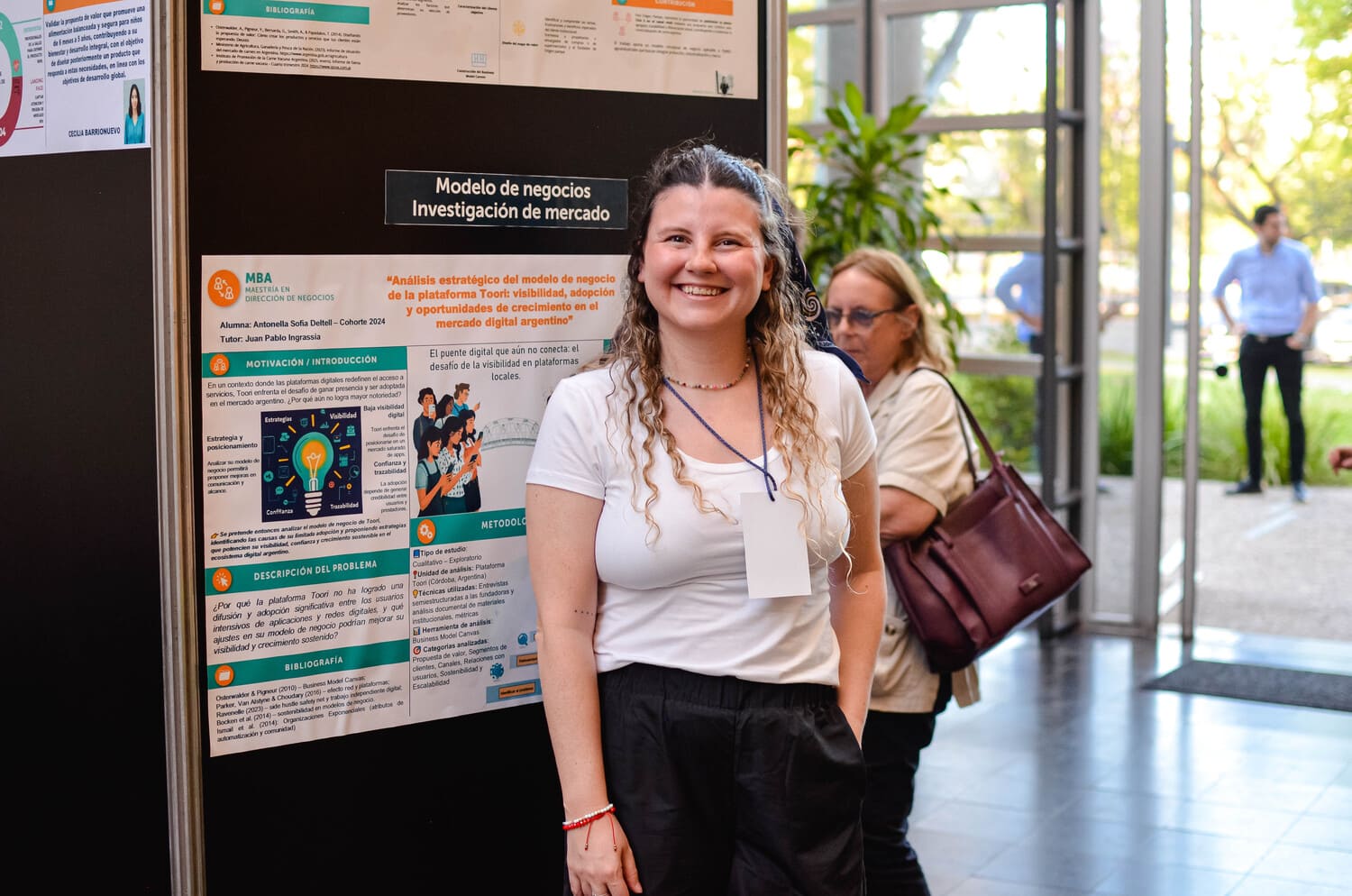 graduados feria poster mba 2025