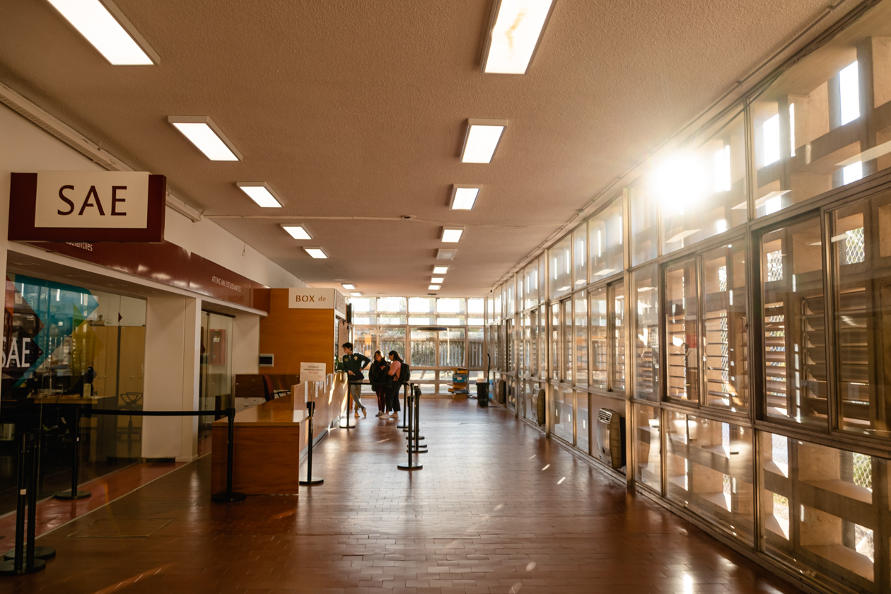 Hall de ingreso a la sae