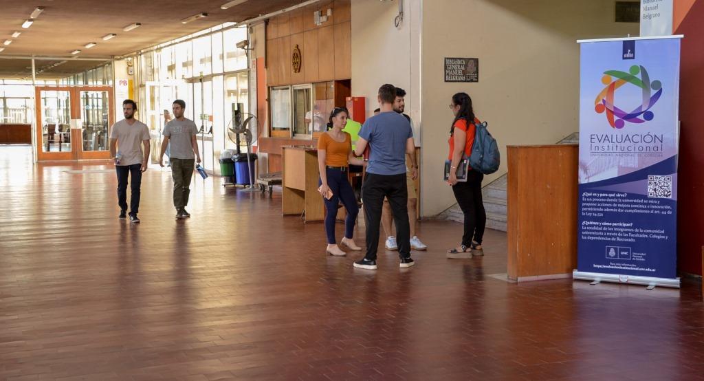estudiantes hall 1