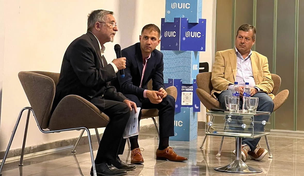 Alfredo Blanco y Marcelo Capello en el seminario de la UIC