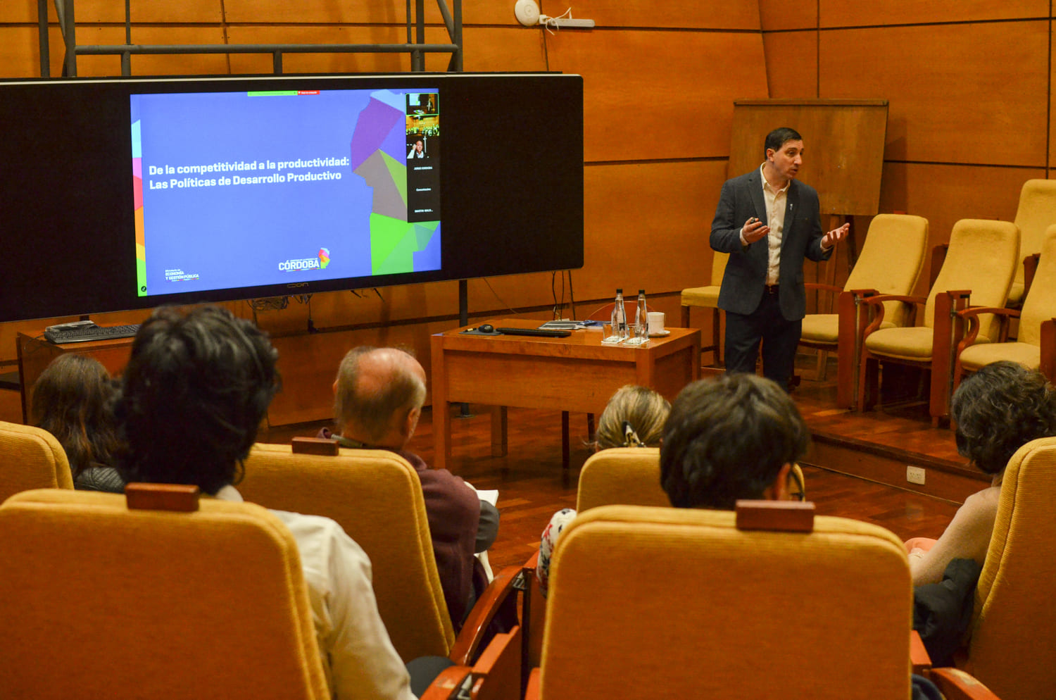 graduados conferencia michel mayo2025