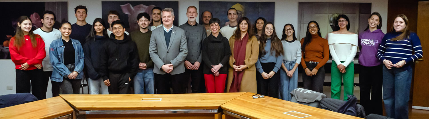 bienvenida estudiantes internacionales agosto 2026 wide