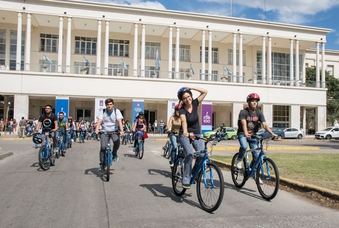 En bici a la facu