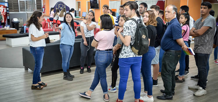 Imagen de un Eco Tour dentro de la Biblioteca Manuel Belgrano de la Facultad