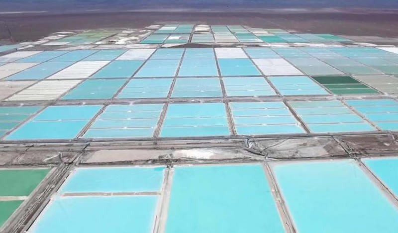Una mina de litio en un campo llano del norte argentino