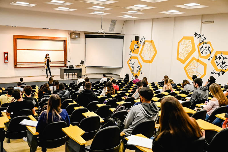 Facultad de Ciencias Económicas - Ampliación de los aforos para clases  presenciales